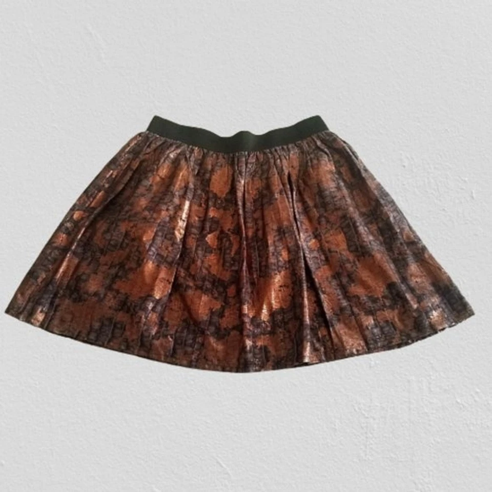 Mini-saia plissada bronze preta cintura elástica grande - Imagem 1 de 4