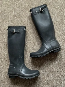 Botas de lluvia altas Hunter Wellies UK 6 negras en muy buena condición Farm Festival originales W23499 - Imagen 1 de 5