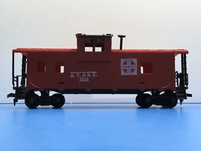 HO Scale “ATSF Santa Fe” 7240 Wide Vision Freight Train Caboose Car #3 - Image 1 of 4