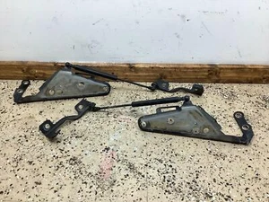 Ferrari 360 Modena Spider Pair LH/RH Front Hood Hinges (65712200 / 65712300) - Foto 1 di 6