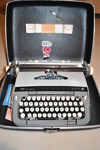 Vintage SCM Smith Corona Galaxie Twelve XII Manual Typewriter w/ Carrying Case