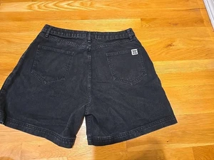 Pantalones cortos de mezclilla para mujer Lucy Yak talla grande 32 negros bolsillos de algodón orgánico nuevos - Imagen 1 de 7