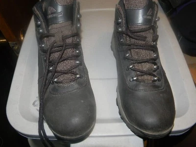 BOTAS DE SENDERISMO OZARK TRAIL 7,5 EN MUY BUENA CONDICIÓN Foto 1 de 3