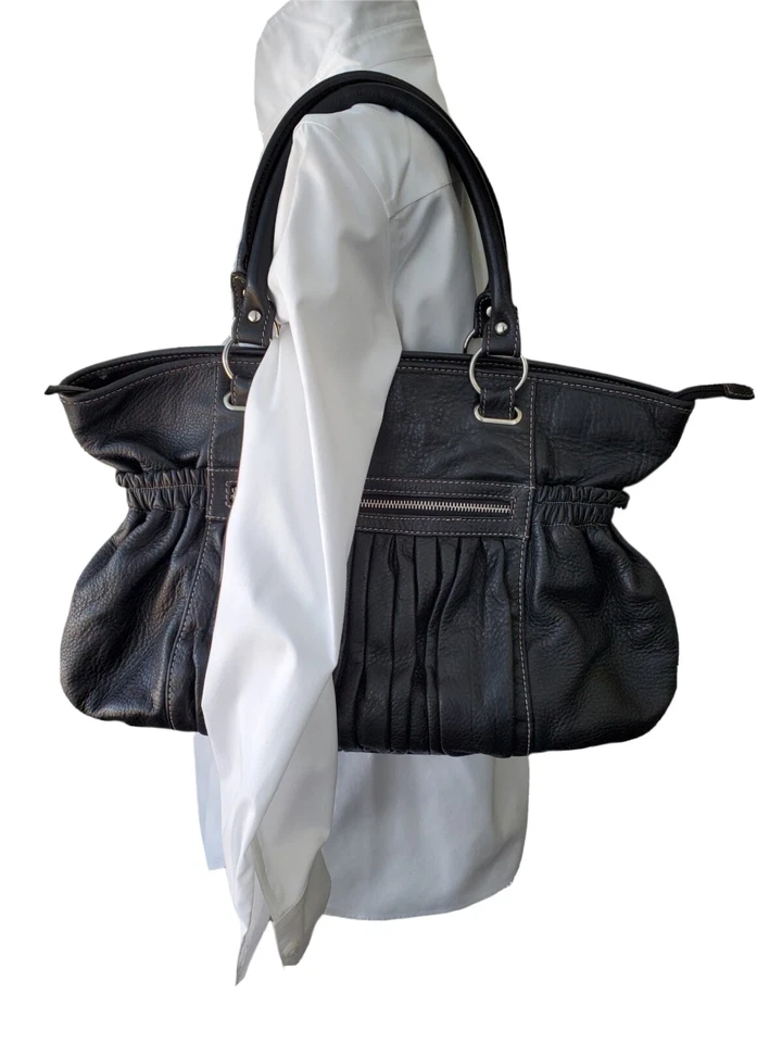 Bolso de hombro grande de cuero plisado negro para lavandería china bolsillos Foto 1 de 4