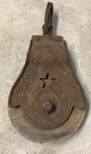 1930s STARLINE METAL WOOD BARN HAYLOFT PULLEY RUSTY OLD TIMEY GARDEN SHED DECOR - Picture 1 of 6