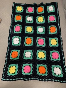 Hand Crocheted Granny Square Rosettes Afghan Throw Blanker w/Pillow 3D 50X33" - Picture 1 of 8