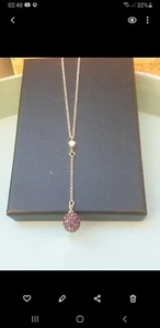 Kette mit Glitzernden Roter Kugel - Bild 1 von 2