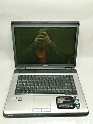 Toshiba Satellite L305-S5919 Laptop For Parts Doesn't Power On NO HDD/RAM JR - Image 1 of 4