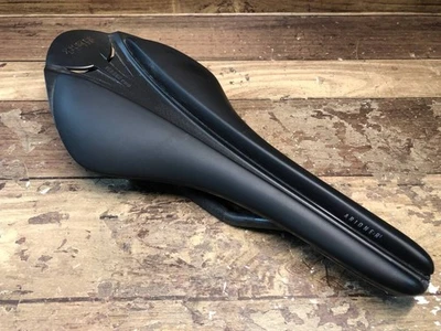 Sillín Fizik Arione R1 Versus Evo negro rieles de carbono trenzados precio premium Foto 1 de 4