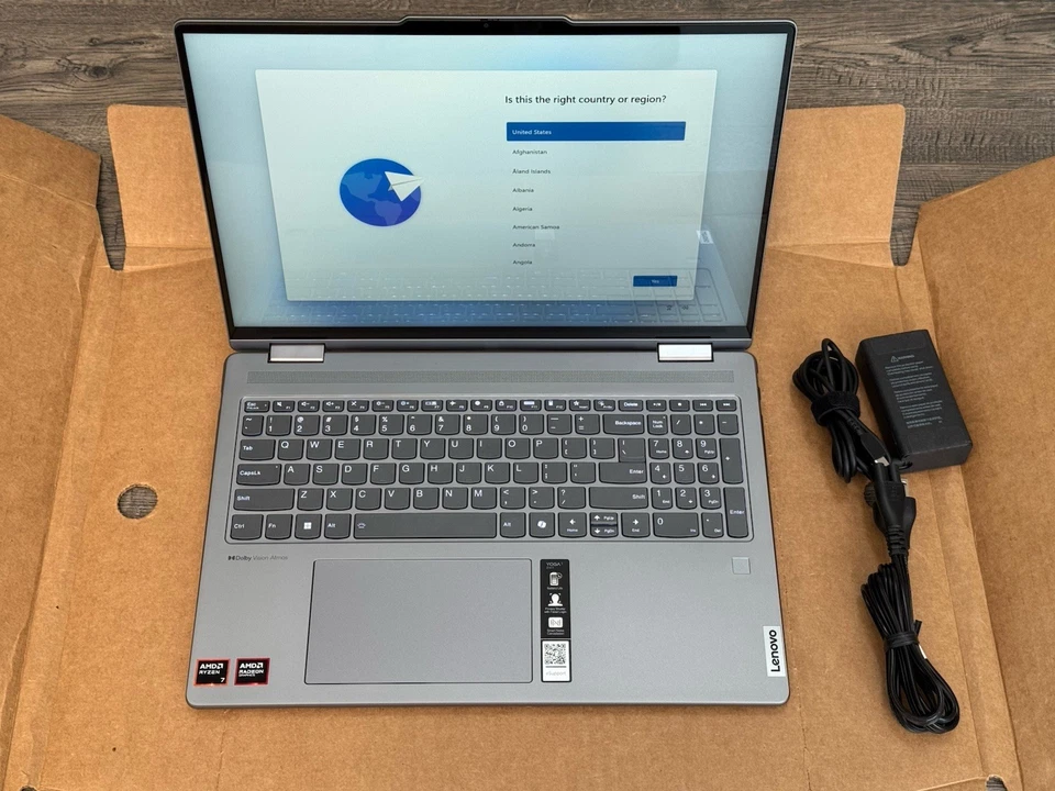 Portátil Lenovo Yoga 7 2 en 1 16" 2K IPS táctil AMD Ryzen 7 8840HS 16 GB/512 GB Foto 1 de 4
