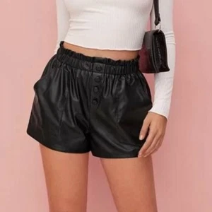 Pantalones Cortos SHEIN Imitación Cuero NUEVO Negro XS - Imagen 1 de 8
