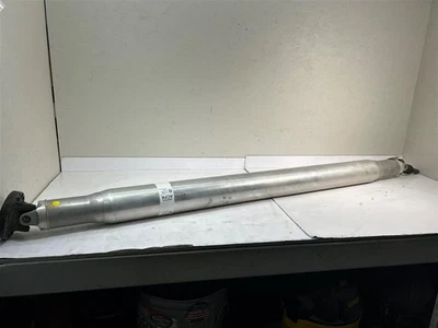 2019-2025 Chevy Silverado 1500 Rear Drive Shaft 2WD Crew Cab 2.7L OEM — 第 1/4 张图片