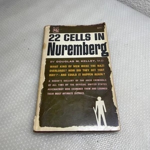 22 Cells In Nuremberg Paperback Douglas M. Kelley ***AS IS***DAMAGE*** - Imagen 1 de 7