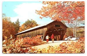 Alte Holz überdachte Brücke Herbstzeit altes weißes Auto verschickt 1963 - Bild 1 von 2