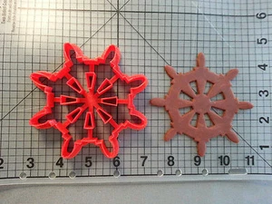 Helm Cookie Cutter - Picture 1 of 2