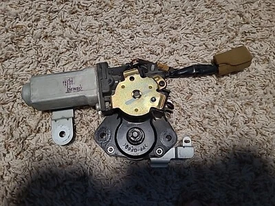 03-08 丰田卡罗拉 Matrix SUNROOF 电动滑动齿轮 1.8L 升 4doo 63260-02040 原始设备制造商 — 第 1/3 张图片