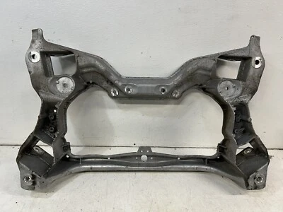 Mercedes C230 2002-2007 sedán travesaño delantero sub bastidor cuna travesaño Foto 1 de 4