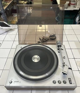 PHILIPS 212 Electronic Hi-Fi Touch Sensor Stereo Turntable Record Player Walnut - Picture 1 of 9
