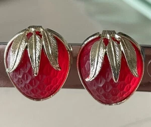 Vintage 1960s Sarah Coventry Strawberry Festival Gold Tone Red Clip On Earrings - Picture 1 of 5