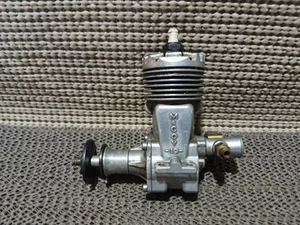 McCOY 19*MODEL AIRPLANE ENGINE*SP*TW*SAI - Picture 1 of 13