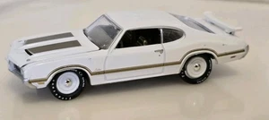 RARE Johnny Lightning 1970 Oldsmobile Cutlass W31 Firestone Real Rider 2016 1:64 - Picture 1 of 9
