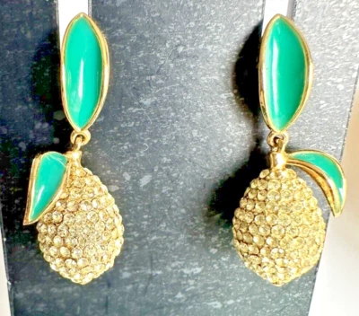 Pendientes colgantes firmados por Kate Spade esmalte verde pera chapados en oro diamantes de imitación de cristal Foto 1 de 4