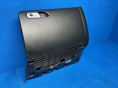 CAIXA DE LUVAS PRETA 2009-2012 AUDI A4 B8 SEDAN PAINEL LATERAL DIREITO DO PASSAGEIRO FABRICANTE DE EQUIPAMENTO ORIGINAL* - Imagem 1 de 4