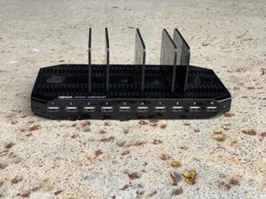 Base de estación de carga USB Tripp Lite de 10 puertos - Imagen 1 de 3