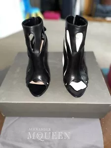 ALEXANDER MCQUEEN KLEID - Y KÄFIG SCHUHE UK 6, EU39. BRANDNEU IN VERPACKUNG ERSTAUNLICH AUSVERKAUFT - Bild 1 von 3