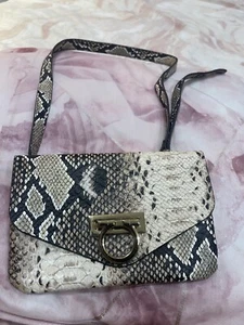 Handbag - Picture 1 of 4
