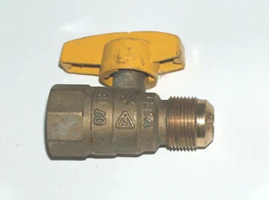 Válvula de bola de gas recta BrassCraft 07 18 3/4" FIP, 1/2 PSI Italia envío gratuito EE. UU. - Imagen 1 de 4