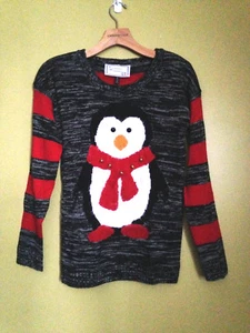 NEU! Derek Heart Fun Striped Grey Red Penguin Bells Holiday Christmas Sweater M - Bild 1 von 10
