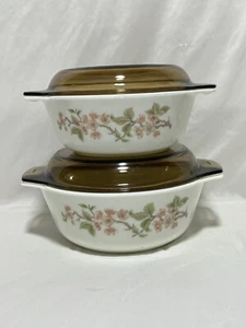Pyrex England Lisa Cherry Blossom Casserole Dishes Set Of 2 With Lids - Bild 1 von 23