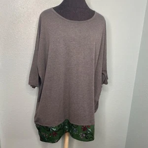 LuLaRoe Blouse Tunic Shirt Top Women Plus Size 2XL "Irma" Grey Green Paisley - Picture 1 of 11