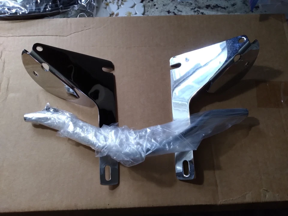 Indian Motorcycle 99-04 Chief, Chrome Spotlight Bracket & V-Bar Set Foto 1 de 1