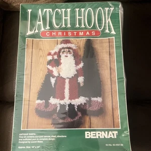 BERNAT LATCH HOOK KIT CHRISTMAS ANTIQUE SANTA BRAND NEW IN THE BOX 18"X24" - Picture 1 of 8