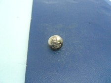 Cap Button: Royal Wiltshire Yeomanry (R.W.Y) QC, White metal, 14 mm 