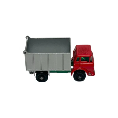 VINTAGE MATCHBOX LESNEY #26 GMC TIPPER TRUCK - Image 1 of 4