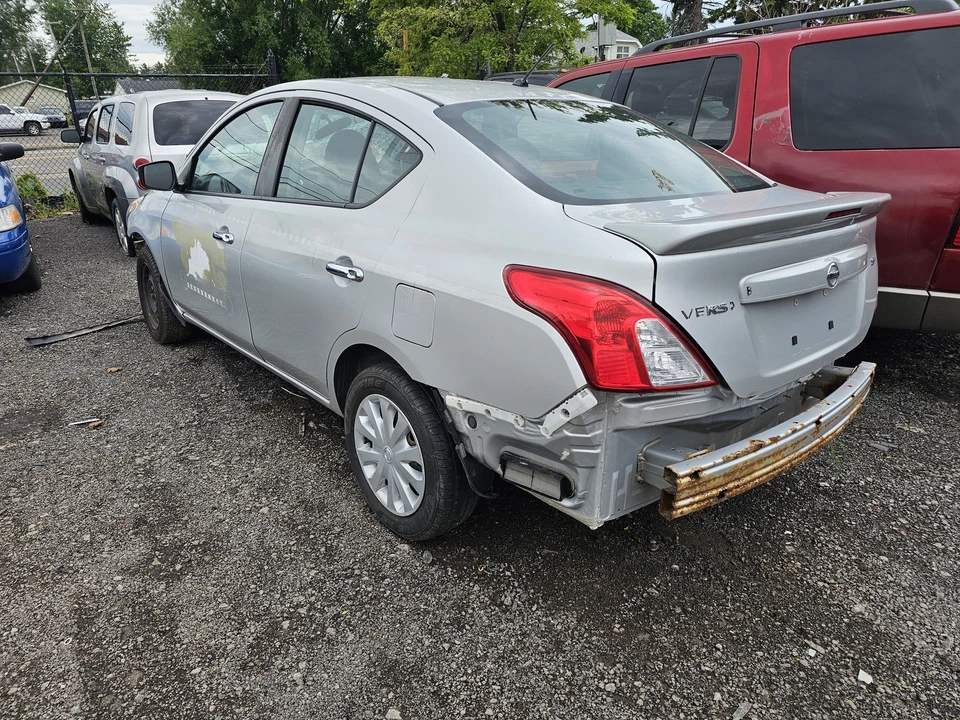Used Front Right Door Window Regulator Front fits: 2017 Nissan Versa Sdn electri Foto 1 de 4