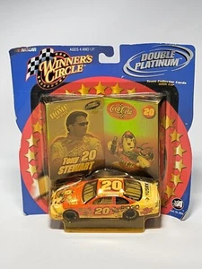 2001 Winners Circle Double Platinum #20 Tony Stewart 1:43 Car & Card (AP77) - Picture 1 of 2