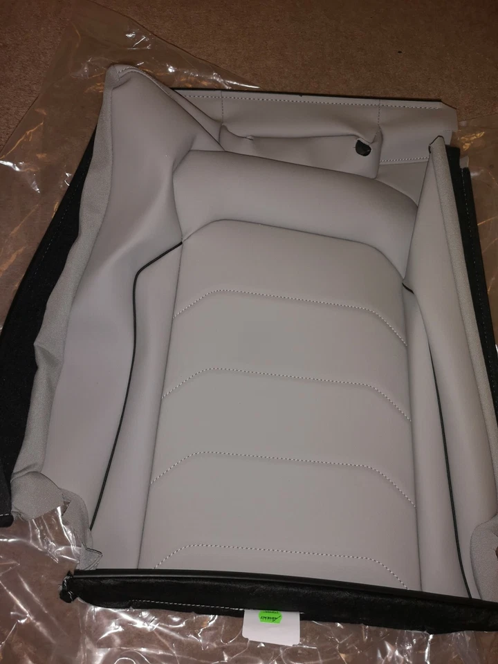 NEW Genuine VW Tiguan 2018-on Rear RH Seat Cushion Cover Fabric 5NN888806H SEN - Image 1 of 1