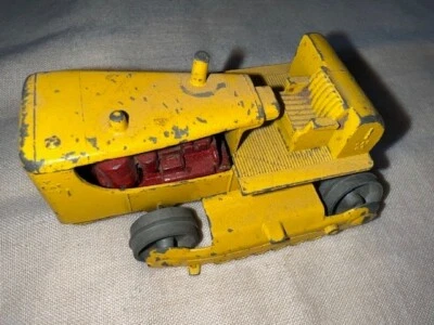 Matchbox King-size Vintage Farm Caterpillar D9 Bulldozer  No 3 Used with wear - Image 1 of 4