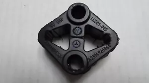 Mercedes-Benz A 2314920044 Muffler / Pipe Hanger Bracket - Foto 1 di 4