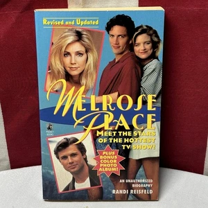 MELROSE PLACE Heather Locklear TV-Show Marcia Cross Besetzung Buch Andrew Shue 1994 - Bild 1 von 2