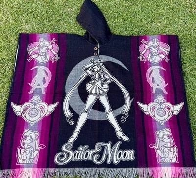 Poncho de alpaca Sailor Moon adulto, unisex, talla única. Hecho en Ecuador Foto 1 de 4