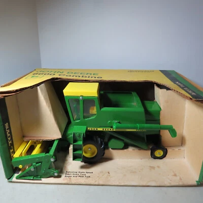 Ertl John Deere 6600 Combine Gear Driven Grain Head Made USA 1/24 JD-558-7441-B - Image 1 of 4