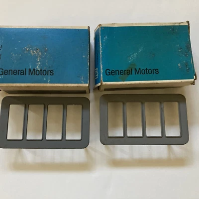 1971 1972 Pontiac Cata Bonne Grandville NOS Cornering Lamp Bezels 487235 487236 - Image 1 of 4