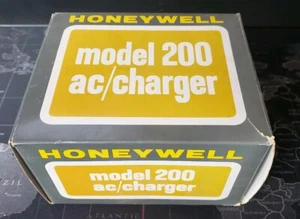 Honeywell Model 200 AC/Charger in Box - Picture 1 of 5