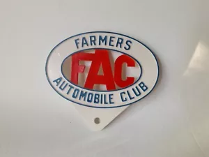 ¡TAPA DE PLACA DE SEGURO DE CLUB DE AUTOMÓVILES DE AGRICULTORES! ¡DE COLECCIÓN! - Imagen 1 de 3