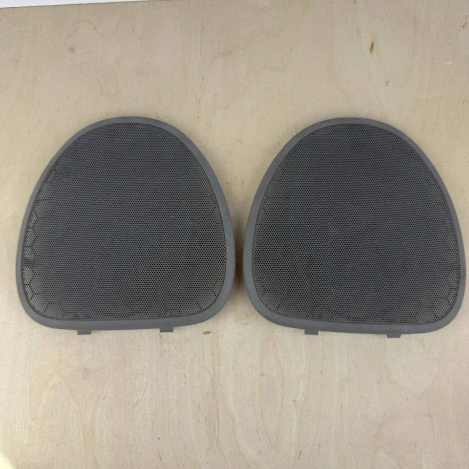 Juego de pares de cubiertas de rejilla de altavoz de cubierta trasera Buick Regal Century 97-05 OEM gris Foto 1 de 4